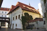 Nadšenci architektury, pozor! Galerie Jaroslava Fragnera se znovu otevřela, nabízí výstavy zdarma i hlídání dětí