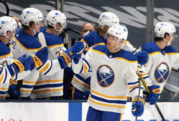 Buffalo se trápí, vymění jednu ze svých hlavních hvězd Taylora Halla? Buffalo se trápí, vymění jednu ze svých hlavních hvězd Taylora Halla?