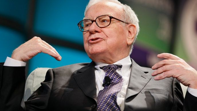Jedenadevadesátiletý Buffett patří mezi nejbohatší lidi světa.