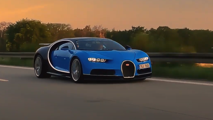 Bugatti Chiron vs Autobahn Bugatti Chiron vs Autobahn