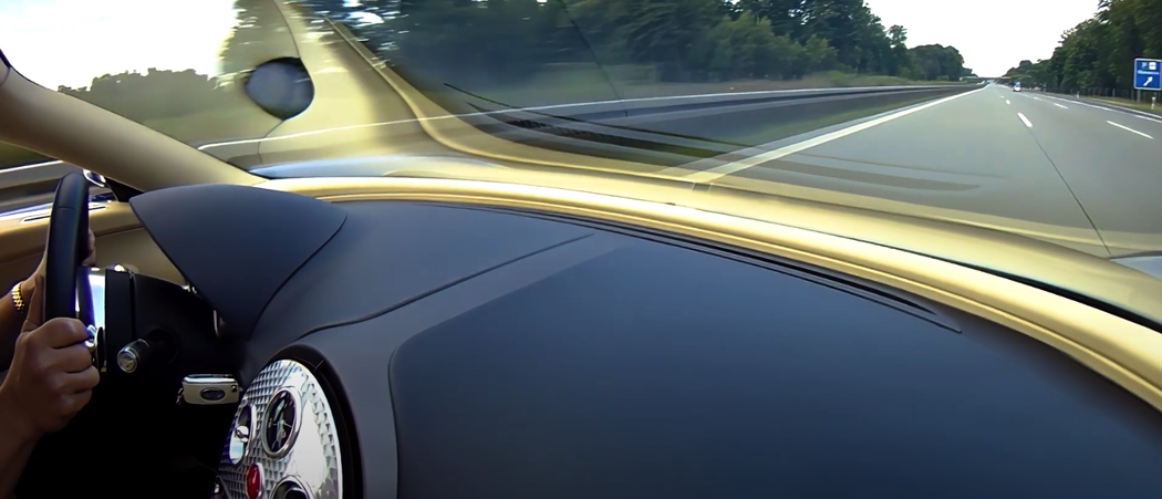 Bugatti Chiron vs Autobahn