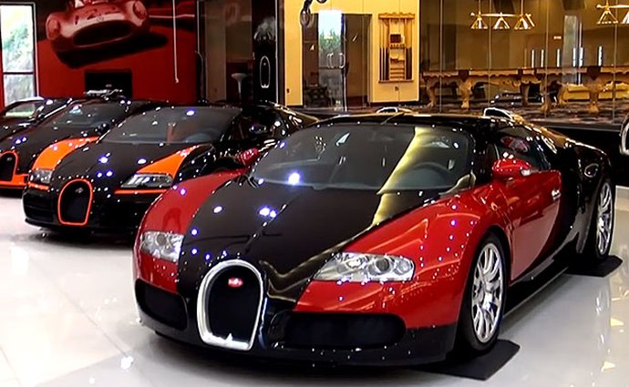 Automobilová sbírka snů: Pět Veyronů, několik Ferrari a další rarity (video)
