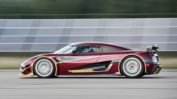 Koenigsegg to znovu natřel Bugatti a má světový rekord. Ale jaká byla nejrychlejší auta minulosti?