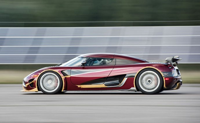 Koenigsegg to znovu natřel Bugatti a má světový rekord. Ale jaká byla nejrychlejší auta minulosti?