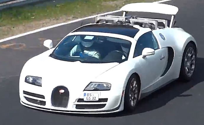 Video: Tajemné Bugatti na Severní smyčce – je to mula nástupce Veyronu?