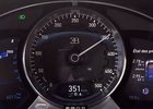 Sledujte zrychlení Bugatti Chiron z 0-351 km/h. Digitální tachometr nestíhá…