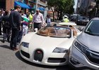 Známý herec si koupil Bugatti Veyron. O chvilku později ho naboural