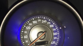 Vitesse dokáže jet maximální rychlostí 409 km/h.
