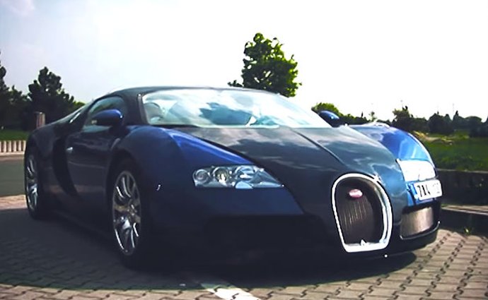České Bugatti Veyron překonalo 400 km/h. Na běžné dálnici! Podívejte se, jak