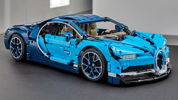 Bugatti Chiron už si můžete postavit z Lega. Ale připravte si balík