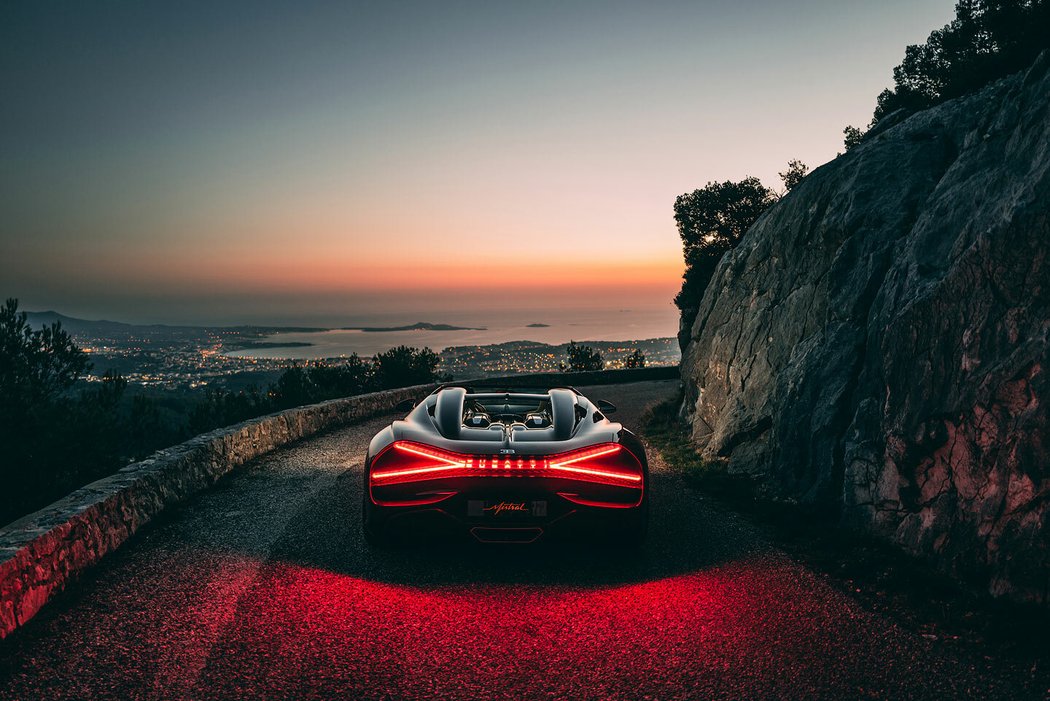 Bugatti W16 Mistral ve Francii