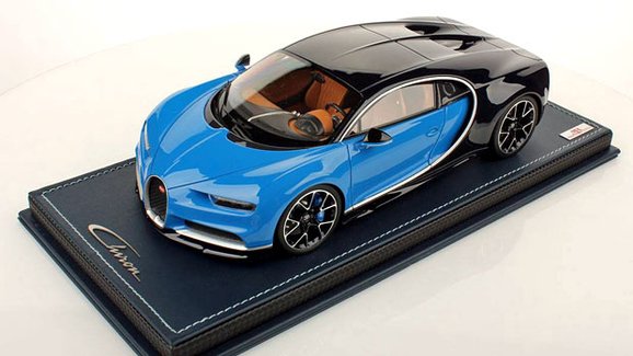 Bugatti Chiron v měřítku 1:18 vypadá jako originál. Levné ale nebude