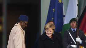 Nigerijský prezident Buhari přiletěl na oficiální návštěvu Německa.