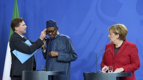 Nigerijský prezident Buhari přiletěl na oficiální návštěvu Německa.