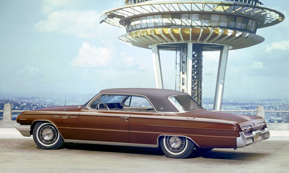 Buick Invicta Wildcat 1962 měl střechu s vinylovým potahem a zadní světla podobná jako u modelu Electra 225.