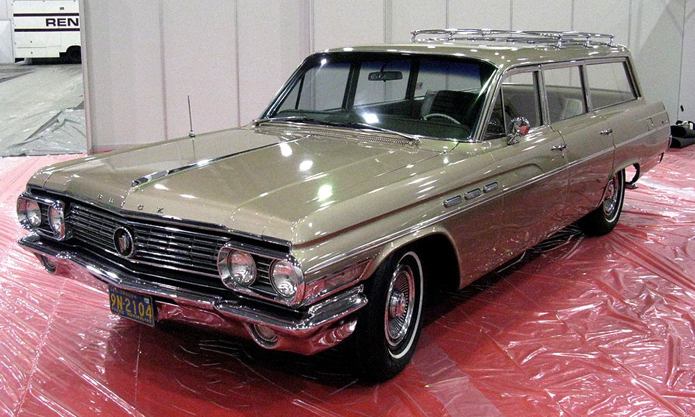 Jediným zbývajícím modelem Invicta bylo v roce 1963 šestimístné kombi Estate. Buick jich na rozloučenou vyrobil jen 3 495 kusů.