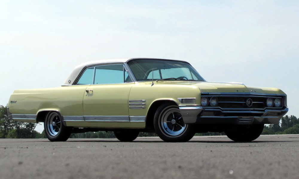 Buick Wildcat Sport Coupe ročník 1964 byl dlouhý necelých 5,5 metru.