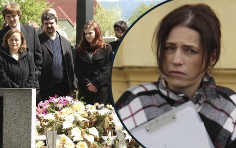 Buková si sama zprodukovala v seriálu pohřeb, ten skutečný měla o dva roky později.