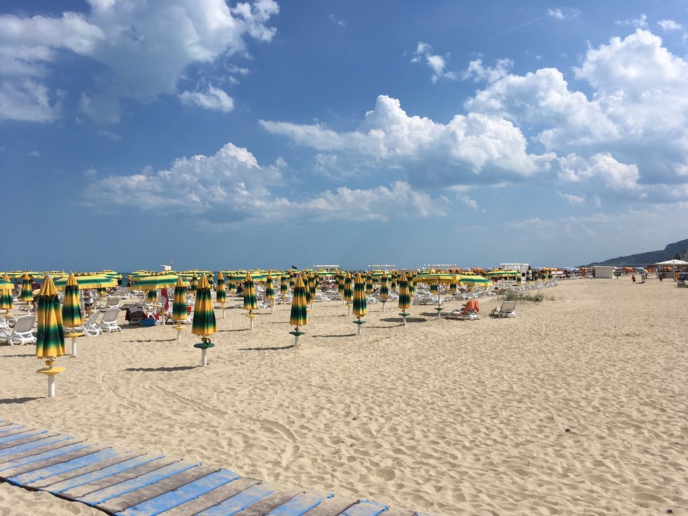 Bulharsko láká turisty na netradiční prostředí, nízké ceny a také krásné písčité pláže.