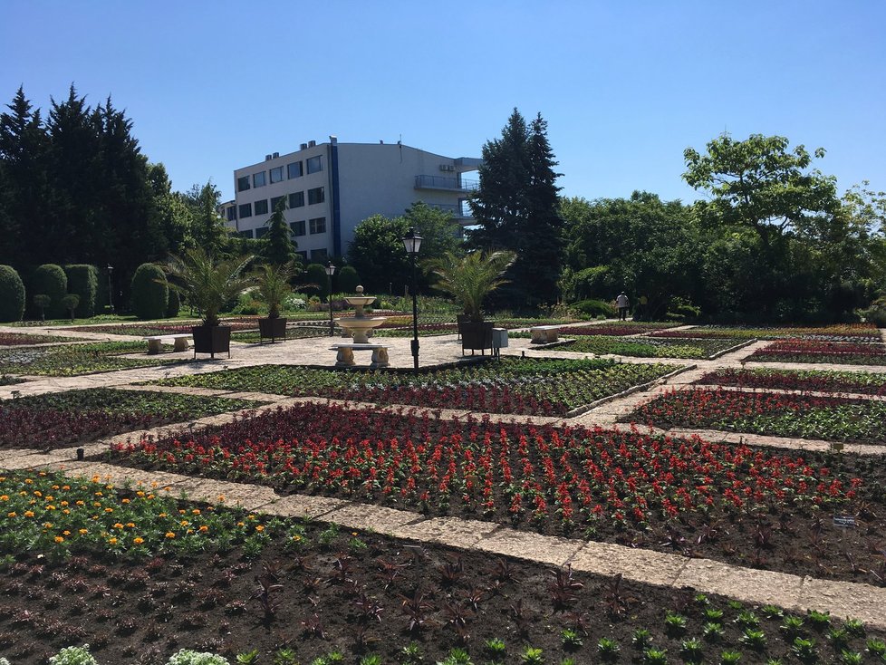 Za vstup do botanické zahrady v Balčiku dáte asi 40 korun.