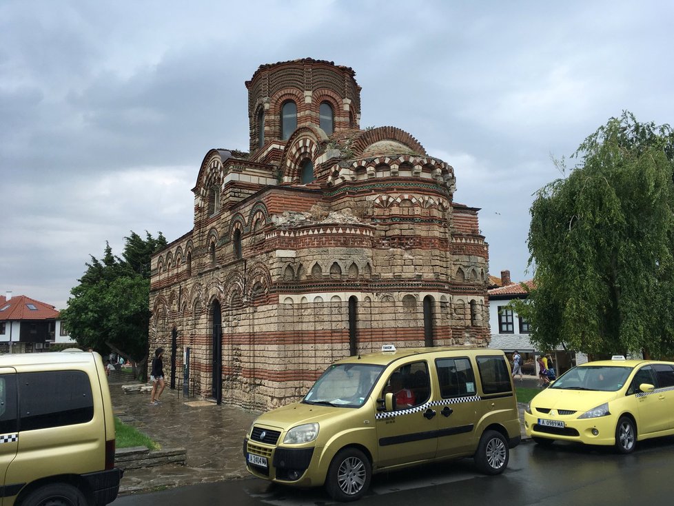 Nesebar je starobylé bulharské město nedaleko Sunny beach.