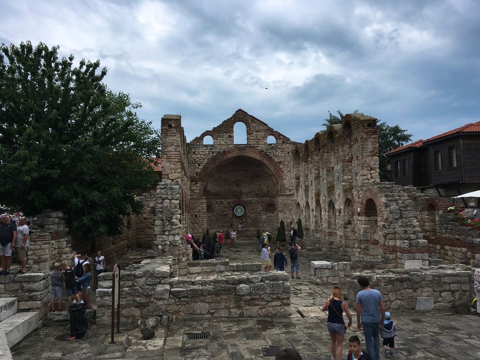 Nesebar je starobylé bulharské město nedaleko Sunny beach.