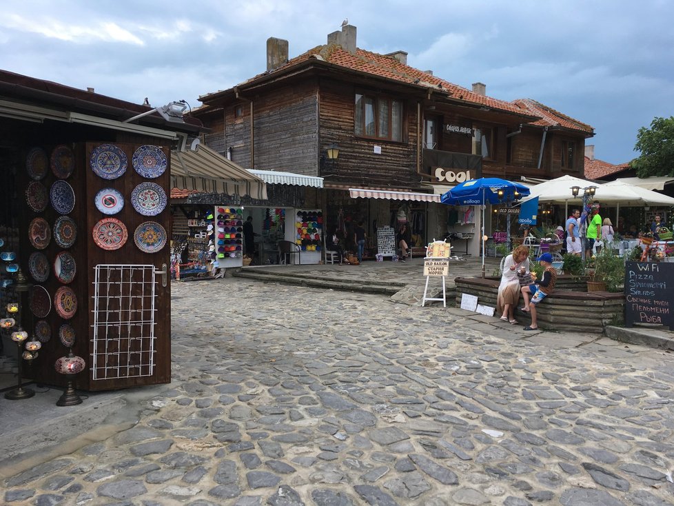 Nesebar je starobylé bulharské město nedaleko Sunny beach.