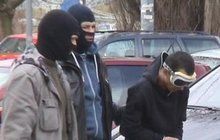 Policejní zásah v Praze, zatkli brutálního zločince: Drastické rituální vraždy!