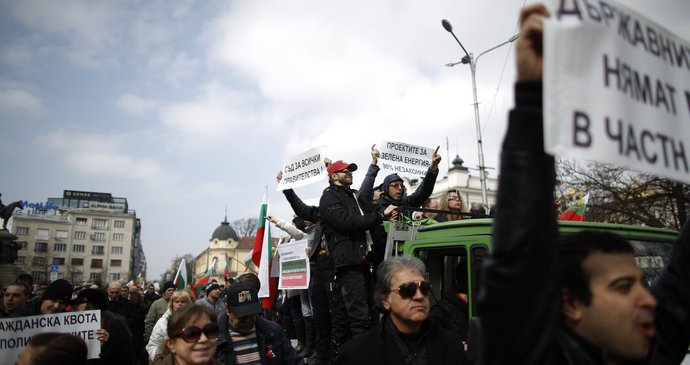 V Bulharsku je dnes státní svátek a organizátoři proto vyzvali k tichým protestům.