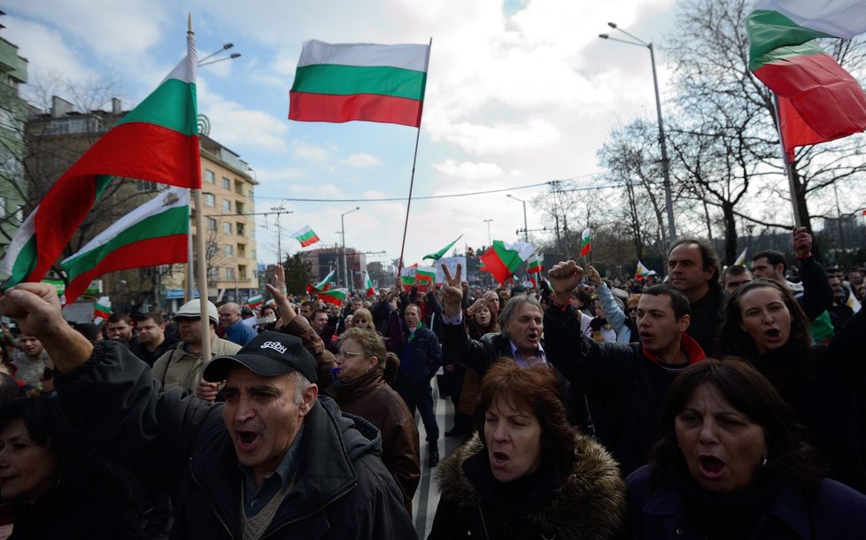 Protesty Bulharů proti vysokým cenám elektřiny v roce 2013