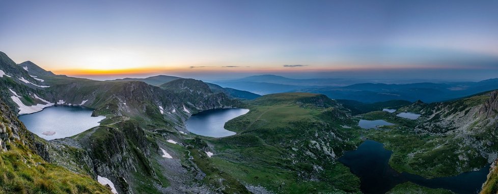 Národní park Rila: Národní park na západě Bulharska, které je součástí EU a cestovat tam lze i na OP, má rozlohu přes 81 tisíc km 2, teplota v létě se pohybuje do 15 stupňů