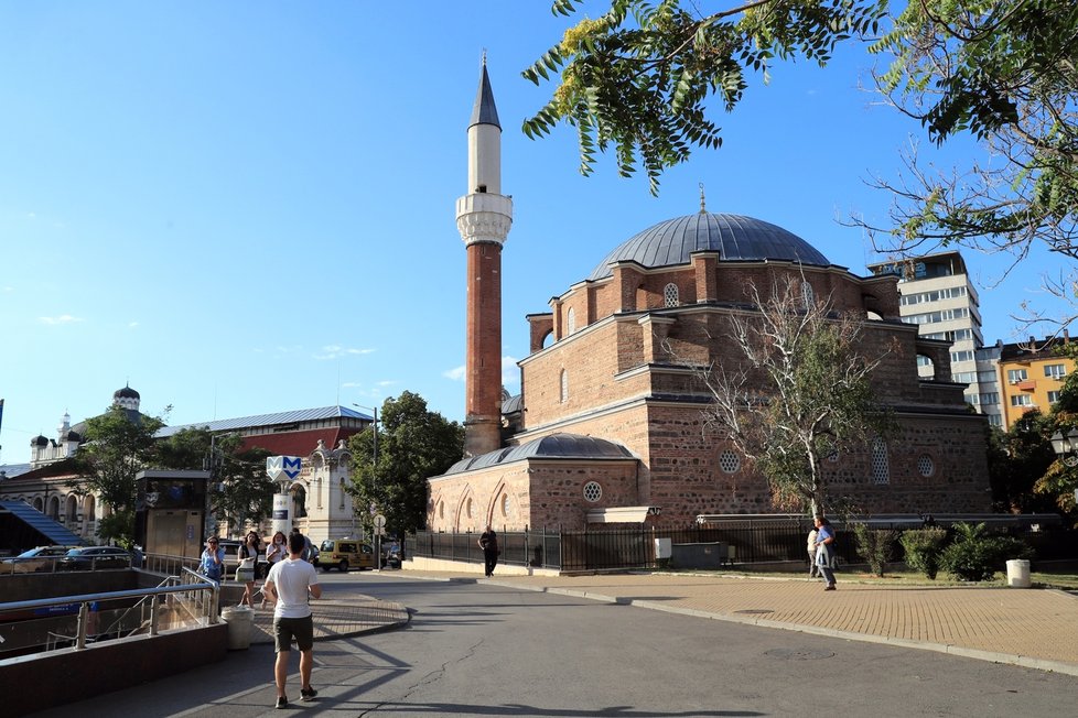 Bulharsko není jen moře, také vnitrozemí má mnoho co nabídnout. Turista se zálibou v historii zůstane v úžasu nad stopami thrácké, byzantské a starořímské kultury.