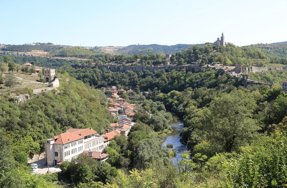 Bulharsko není jen moře, také vnitrozemí má mnoho co nabídnout. Turista se zálibou v historii zůstane v úžasu nad stopami thrácké, byzantské a starořímské kultury.