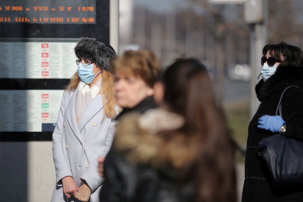 Kvůli koronaviru zvyšují v bulharské Sofii zdravotní a hygienická opatření. (13.3.2020)