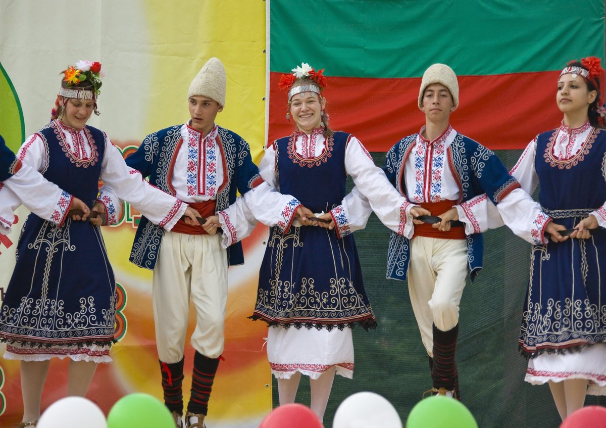 Bulharský folklór má dlouhou tradici.