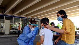 Testování na koronavirus na řecko-bulharských hranicích. (6.7.2020)