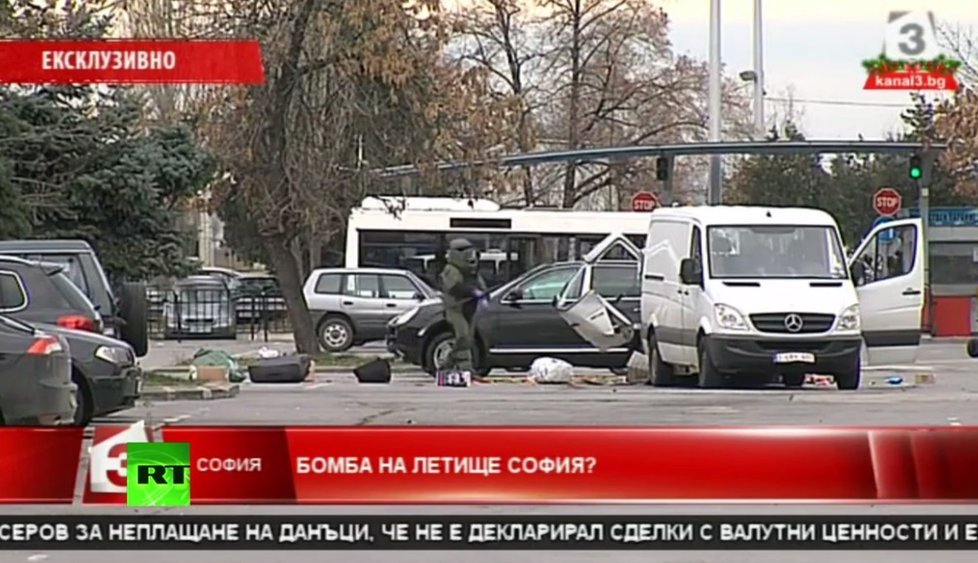 Bulharská policie objevila v dodávce u letiště v Sofii výbušné zařízení.