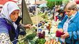 Trh v horském městě Bansko s čerstvými produkty