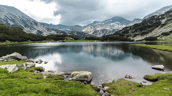 Ledovcové jezero Muratovo, jedno z nejdostupnějších  v pohoří Pirin