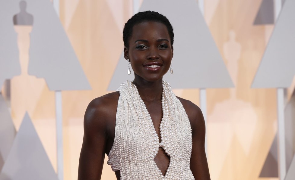 Loni byla za nejkrásnější ženu označena Lupita Nyong´o