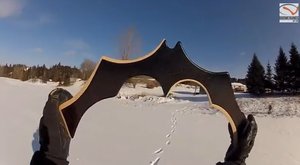 Skutečný batarang se vrací do ruky! Batman by žárlivostí zčernal