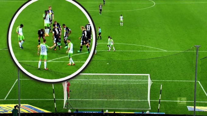 HITY bundesligy: Kadeřábek v sestavě kola, přímák bez zdi i akce snů HITY bundesligy: Kadeřábek v sestavě kola, přímák bez zdi i akce snů