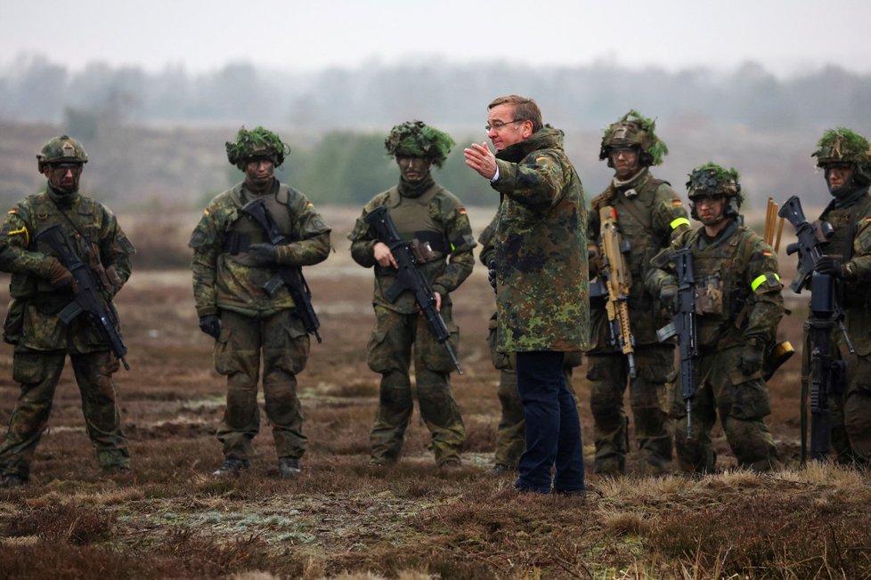 Německý ministr obrany Boris Pistorius na cvičení pěchoty Bundeswehru (26. 1. 2023).