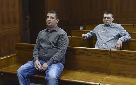 Vít Pospíšil (vlevo) si vyslechl trest, Jiří Procházka stále čeká.