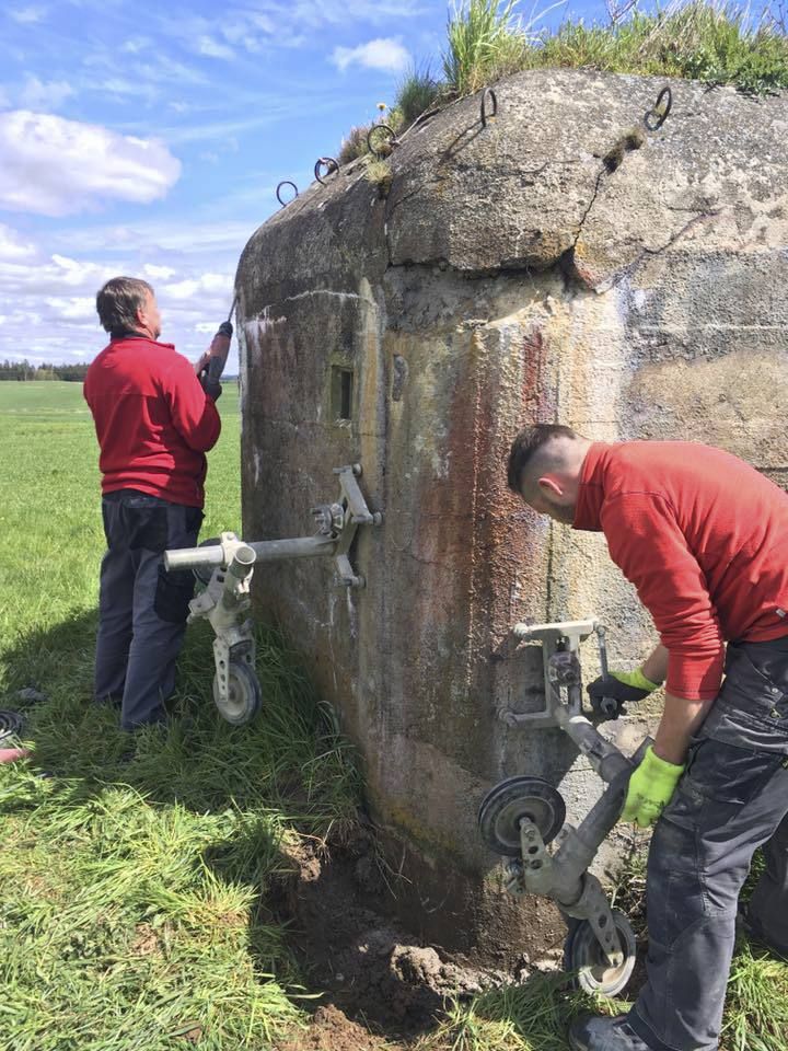 Bunkercut: umělec rozřezal bunkr u Vratěnína, rozpoutal vlnu nesouhlasu.