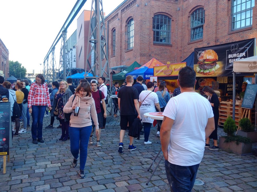 Galerie Vaňkovka již posedmé hostí Burger street festival.