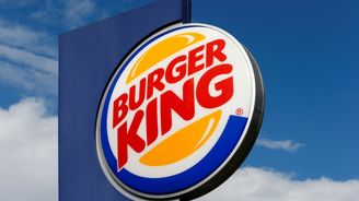 „Ženy patří do kuchyně!“ Sexistická reklama na Burger King rozpoutala peklo