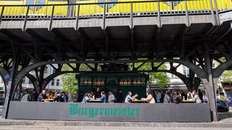 Berlínský burgerový hit míří do Česka. První pobočku otevře na Václavském náměstí Berlínský burgerový hit míří do Česka. První pobočku otevře na Václavském náměstí