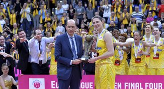 V půlce sezony bychom braly i Final Four, přiznala po senzaci Burgrová