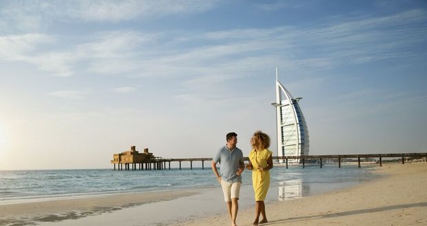 Pláž Black Palace s výhledem na Burj Al Arab